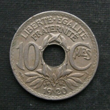 B5) France 10 Centimes 1920 France +++ HOLE COIN +++