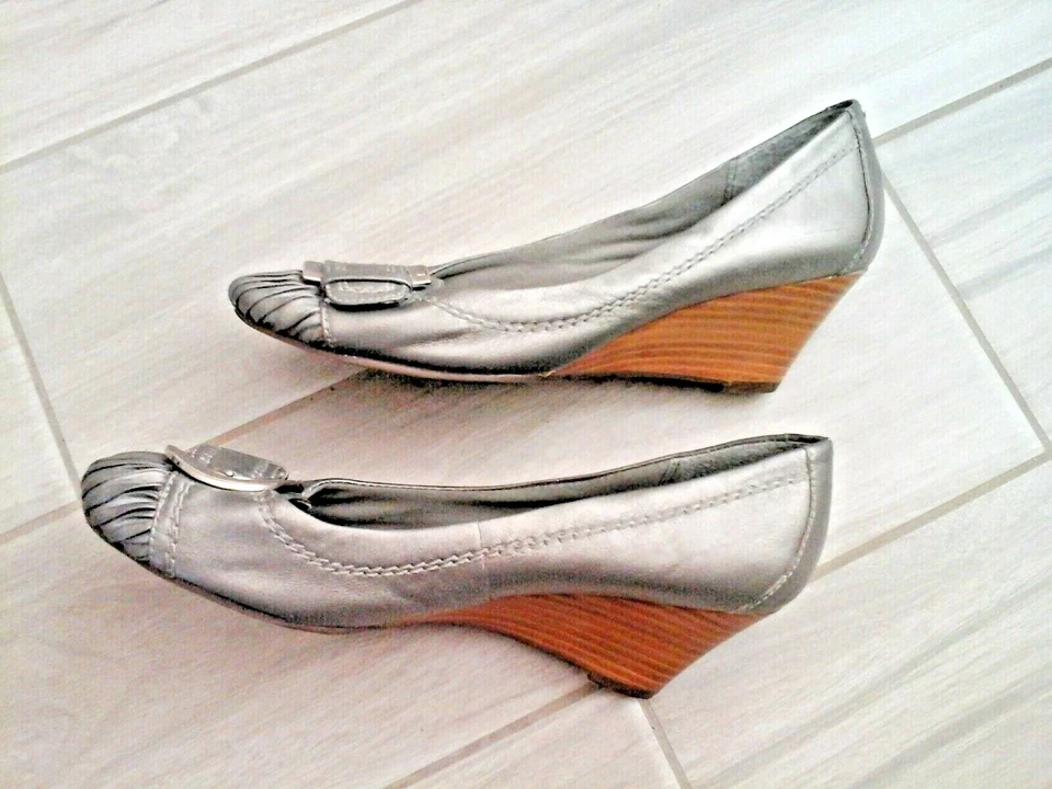 Andrew Geller Yaleeda Pewter couro cinza bomba cunha superior deslizante. Tamanho 8M - Imagem 4 de 4