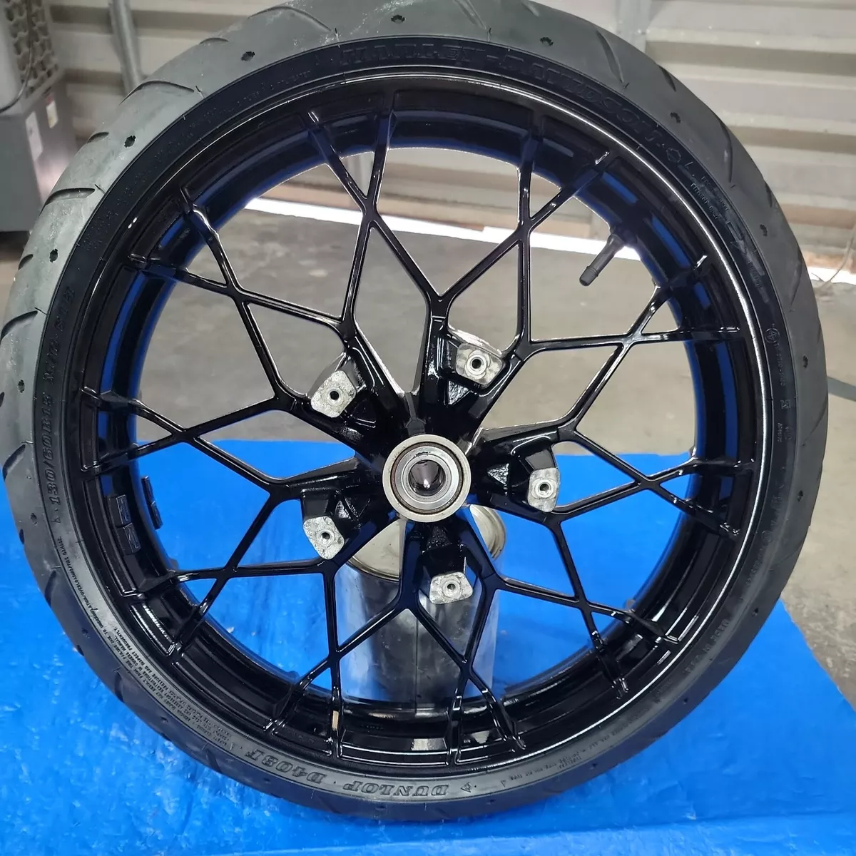 HARLEY DAVIDSON FRONT WHEEL 19