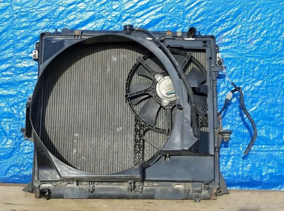 2005-2010 Nissan Xterra Radiator Condenser Cooling Fan 21410EA205 OEM - Image 2 of 4