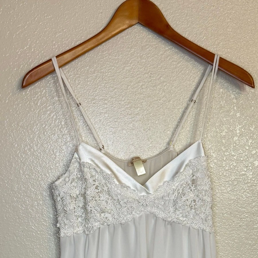 Flora Nikrooz Chemise Mujer Lencería Mediana Bordada Gasa Babydoll Boda Foto 2 de 4