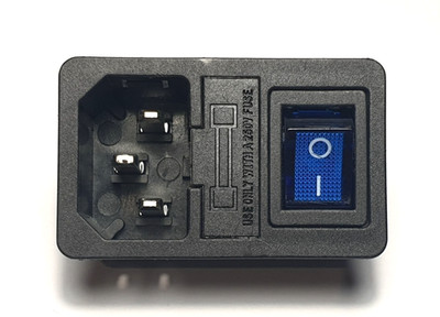 Steckdosenstecker - abgesichert blau beleuchteter Schalter - Wasserkocherstecker - UK P&P