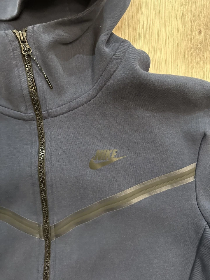 Nike Tech Fleece Obsidian/Nary Blue talla pequeña Foto 3 de 4