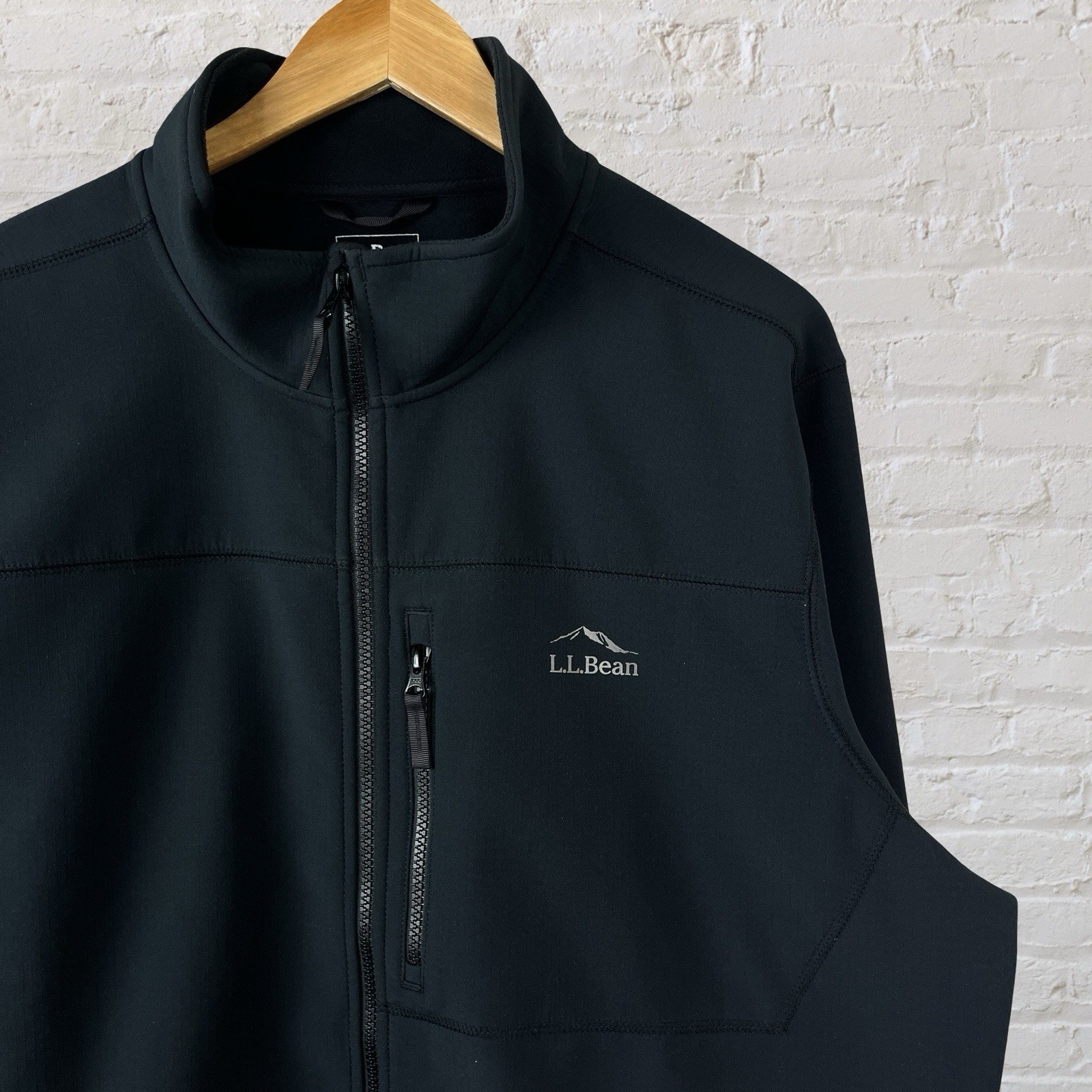 LL Bean Windproof Softshell Jacket Full Zip Black… - image 1