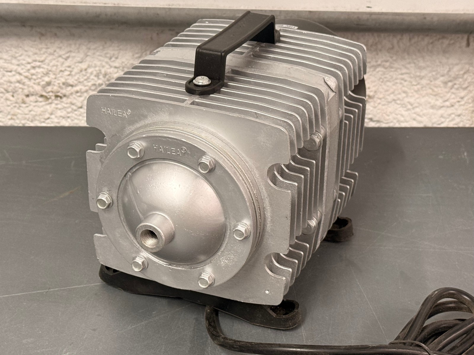 Hailea Electrical Magnetic Air Compressor, 5 CFM, 110V, 135W Model # ACO-009D