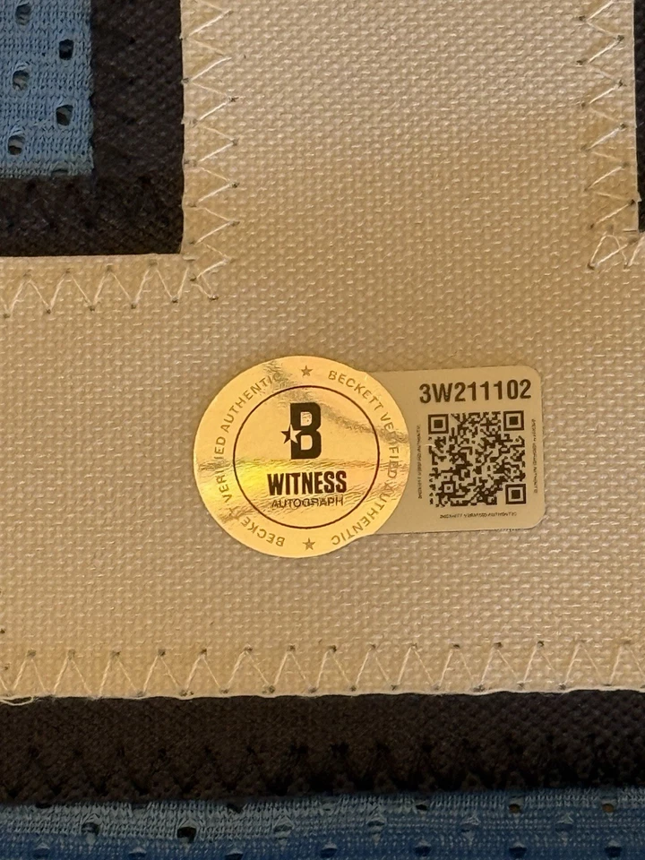 Camiseta personalizada RJ Davis assinada Carolina do Norte Tar Heels (Beckett) - Imagem 4 de 4