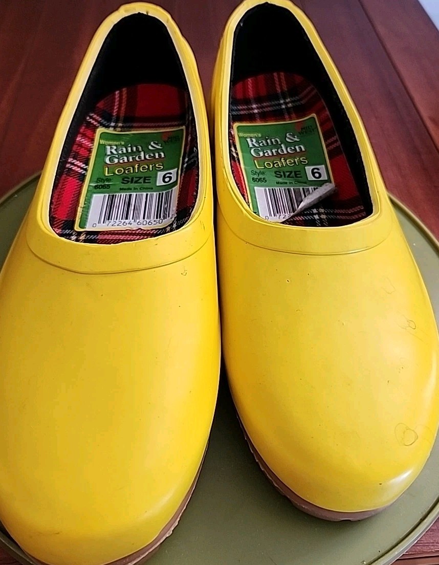Garden Shoes Yellow Womens NWT Mid west loafers 6 shoes rain & garden 