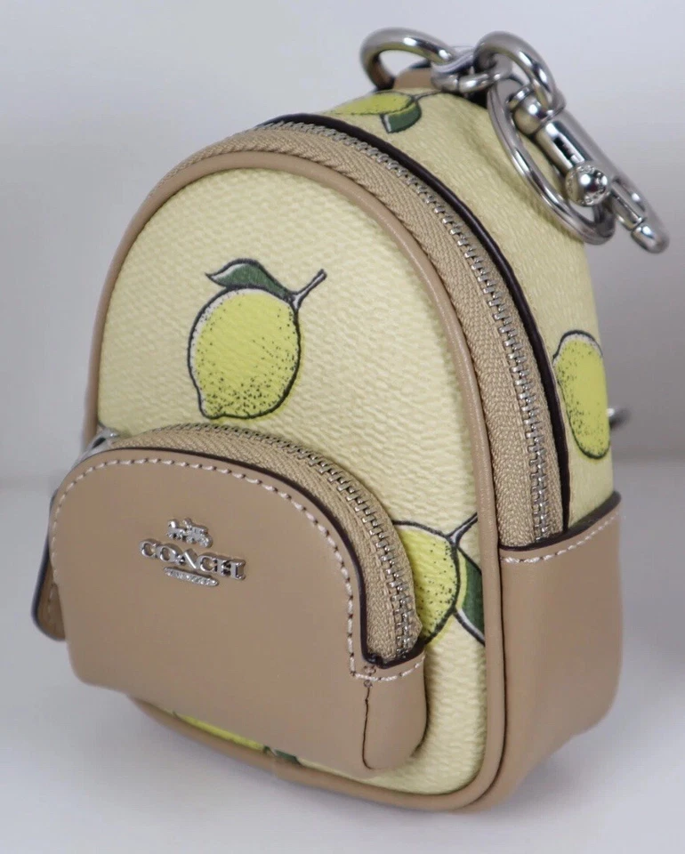 Mochila Coach Mini Court Bolso Dije con Estampado de Fresa y Limón Paquete (2) Foto 4 de 4