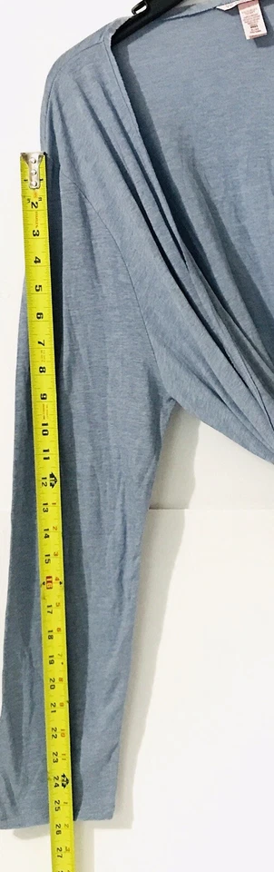 Bata envolvente Victoria’s Secret talla XL lazo cintura azul gris pijamada ligera Foto 4 de 4