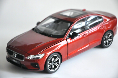 Volvo S60 1/18スケールモデルミニカー Amazon.co.jp: ミニカー スケールモデルカー 1/18 ボルボ S60 2020