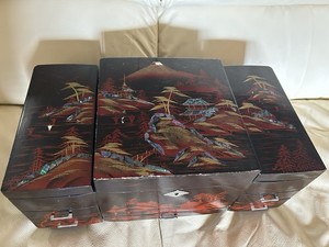 VTG Japan  Jewelry Music Box Lacquer large Hand Painted  Abalone inlay W/ Keys