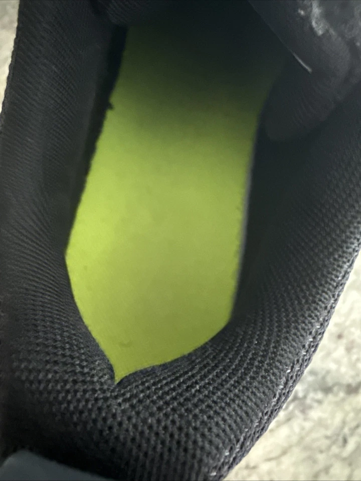 Under armour (UA) Cleats Size 6.5Y Black - Image 3 of 4