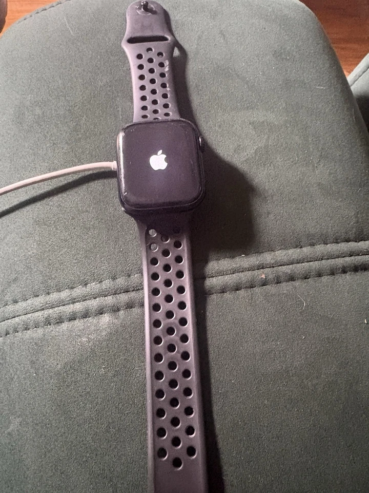 Apple Watch Series 9, photo 4 of 4