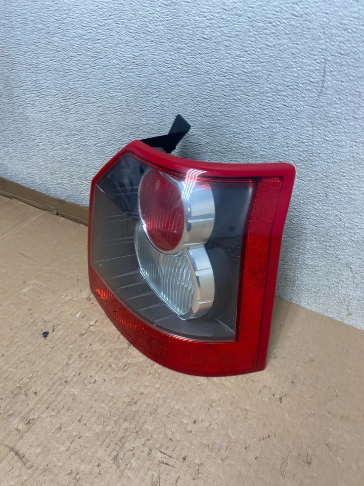Luz trasera lateral derecha Land Rover Lr2 2008 a 2010 pasajero OEM U8627 DW Foto 2 de 4