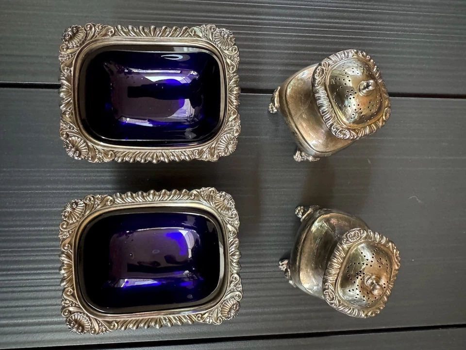 Антикварные наборы тарелок из соли и перца Birks Regency — вкладыши из кобальтового стекла — набор из 2 - Изображение 2 из 4