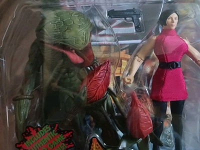FIGURE TOYBIZ VIDEO GAME SUPER STARS RESIDENT EVIL ADA WONG IVY 2 PACK CAPCOM 