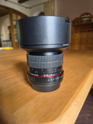 Samyang 14mm f/2.8 EF AS IF UMC   Ultra-Weitwinkel für Canon EF