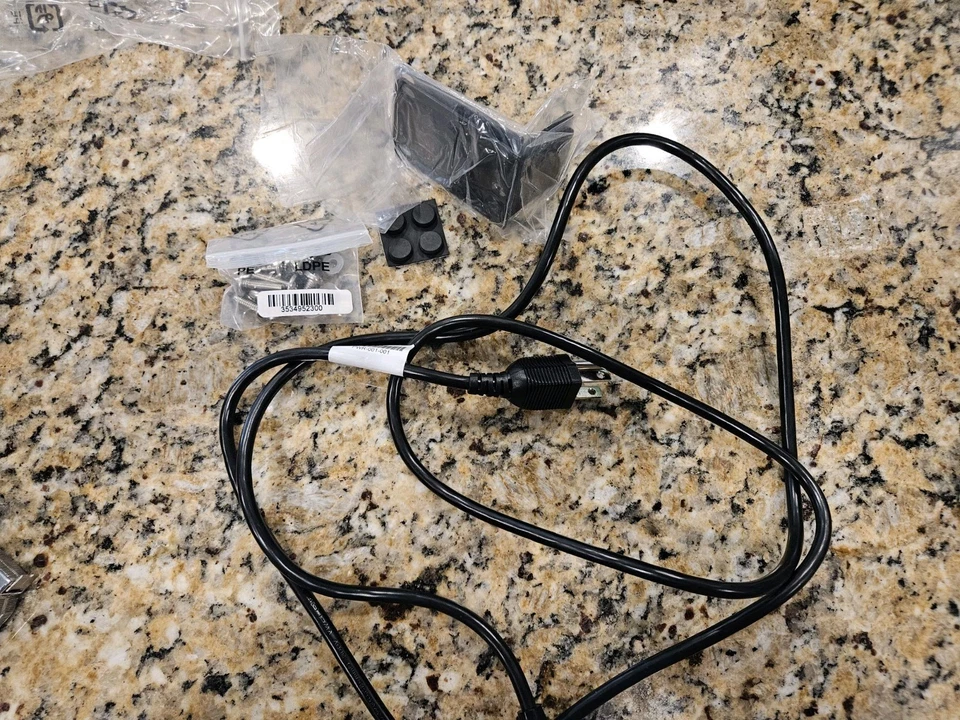 Netgear MS510TXUP 8-Port Multi-Gigabit/10G Ethernet Ultra60 PoE++ Smart... - Image 2 of 3