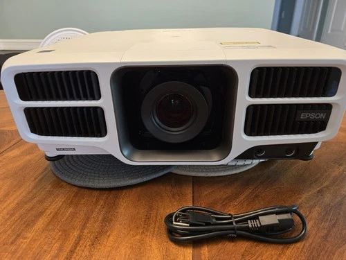 6,409 Hours!! Epson Pro L1100U / 4K WUXGA 3LCD /4K Laser Projector 6,000 Lumens
