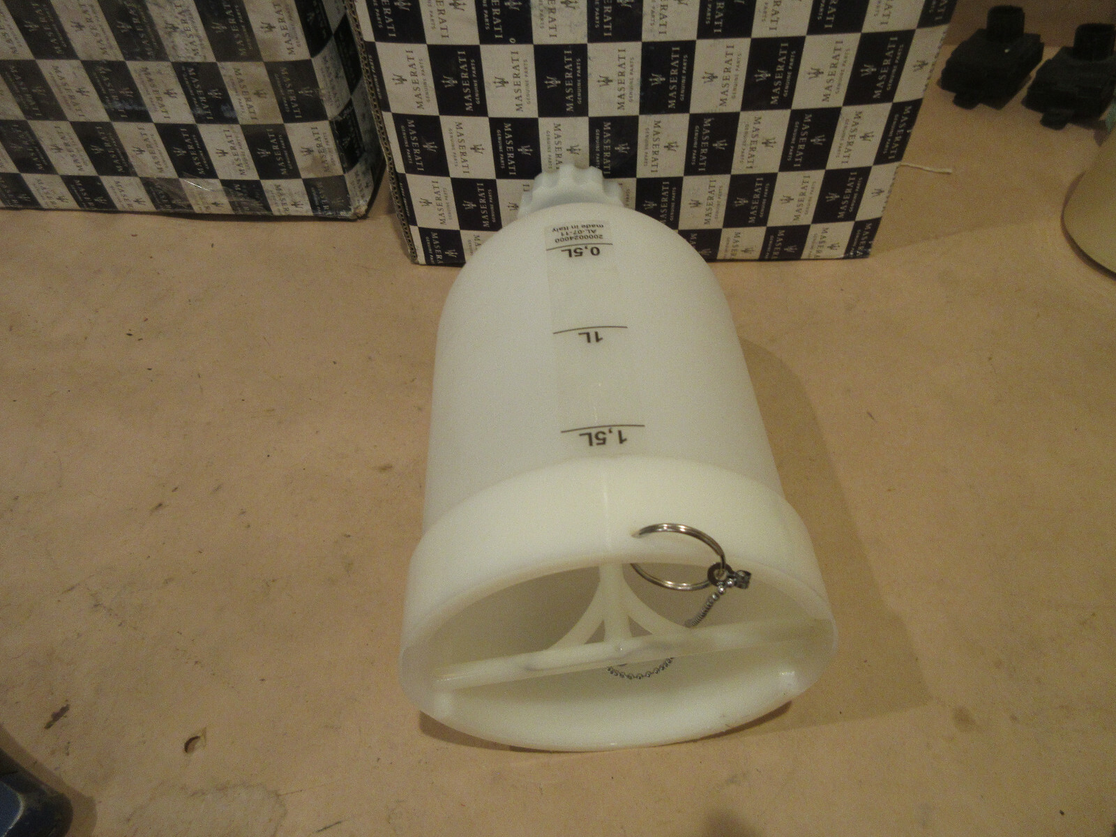 Maserati  Fluid Filling Graduated Tank P/N 900028340