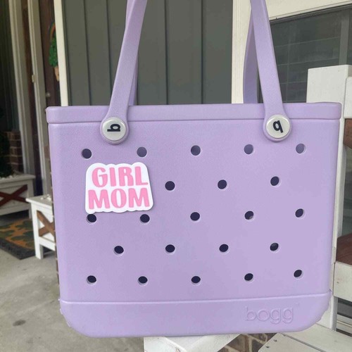 Girl Mom Bogg Bag Charm in Bubblegum Pink, Bogg Bag Button, Bogg Bag Accessories - 第 1/1 張圖片