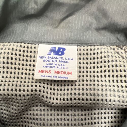 Vintage New Balance Windbreaker w/ Hood Made In USA Running Size Medium - Picture 4 of 6