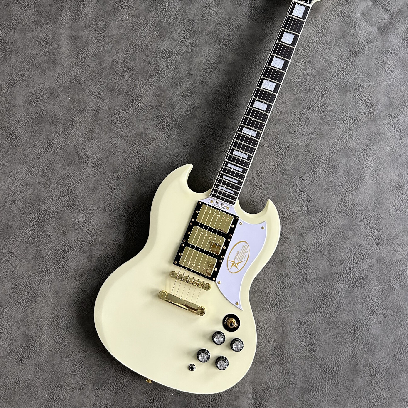 Custom White SG Electric Guitar Solid Body HHH Pickups Gold Parts Fixed Bridge