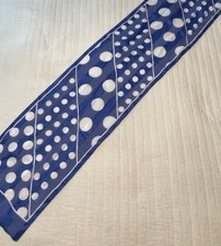 VTG Berkshire Scarf Size 53 X 11 Polyester Made in Italy Blue/White