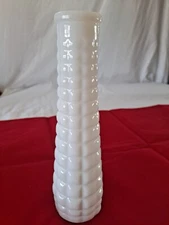 VINTAGE E O BRODY 8.50" MILK GLASS VASE M-147 GEOMETRIC SQUARES