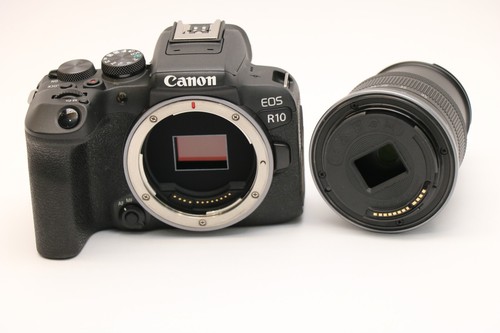 Canon EOS R10 Mirrorless Camera W/ RF-S 18-45mm Lens Kit (Shutter count only 2k) - Picture 7 of 10