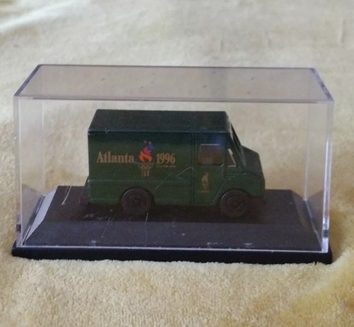 Lledo 1:64 Atlanta 1996 Olympic Green Diecast Delivery Truck - Picture 6 of 7