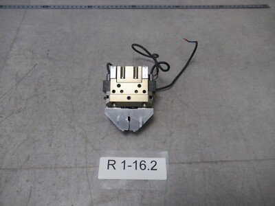 Schunk 370400 Parallel Gripper Pneumatic Schunk PGN-64/1 + Proximity Switch