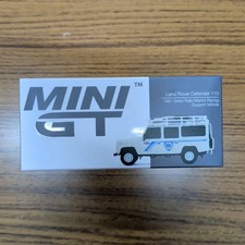 MINI GT Land Rover Defender 110 Martini Safari 1/64