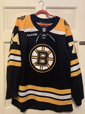 Boston Bruins Jake DeBrusk Jersey - Size 52