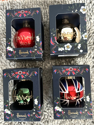 Harrods 2026 datierte Kugeln - nächste Jahre - neu verpackt - 4 Farben