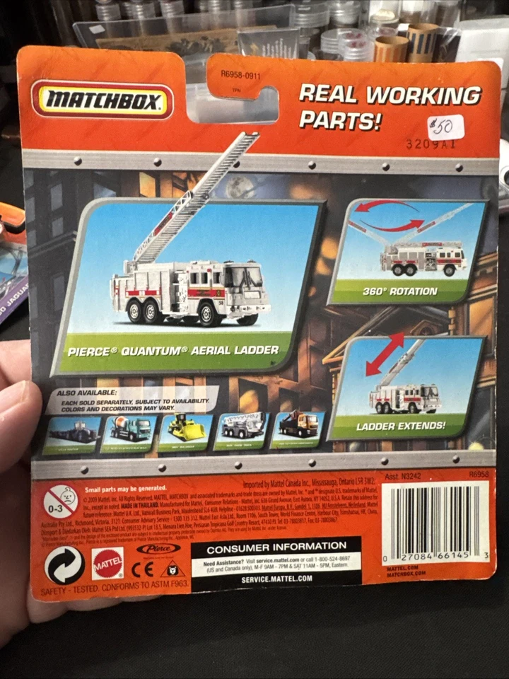 Matchbox Working Rigs Pierce Quantum Aerial Ladder Fire Truck - Image 2 of 2