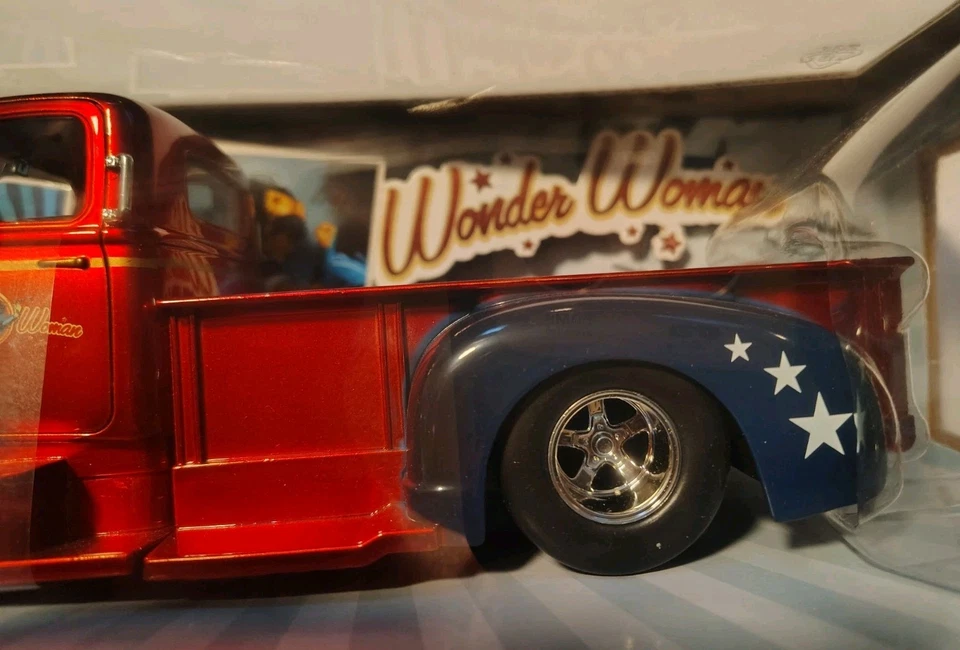 Jada Toys DC Comics Bombshells Wonder Woman 1952 Chevy Coe Pickup Die-Cast - Image 3 of 4