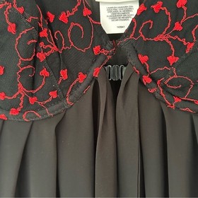 VTG DELICATES Black Lingerie Gown Sz M Red Embroidered Hearts Sheer Open Front