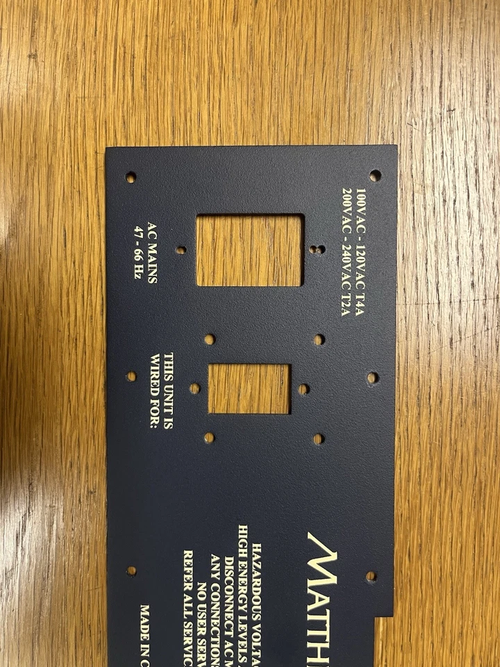 Panel trasero amplificador Matthew James - raro linaje Mark Levinson - audio de alta gama Foto 2 de 4