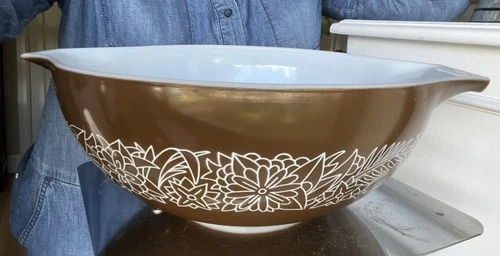 Vintage PYREX 444 Brown Woodland Large 4 qt Mixing Serving Cinderella Bowl