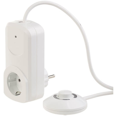 revolt Stecker mit Fussschalter: Schaltbare 230-Volt-Steckdose mit Fußschalter
