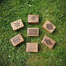 Budawi® Holz Truhe klein mit Motiven Symbolen Schatulle Holz Box Schmuckkiste