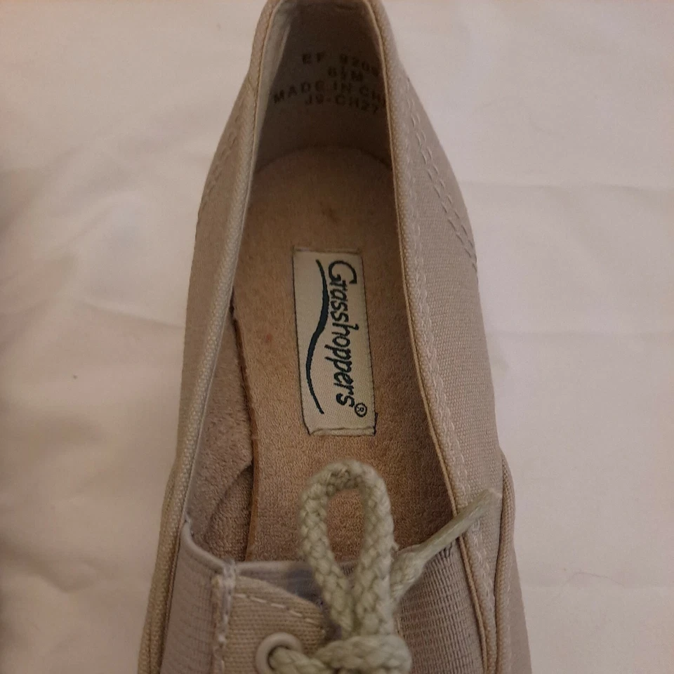 Tenis de lona Grass Hoppers tacón de cuña tostado talla 6,5 Foto 2 de 4