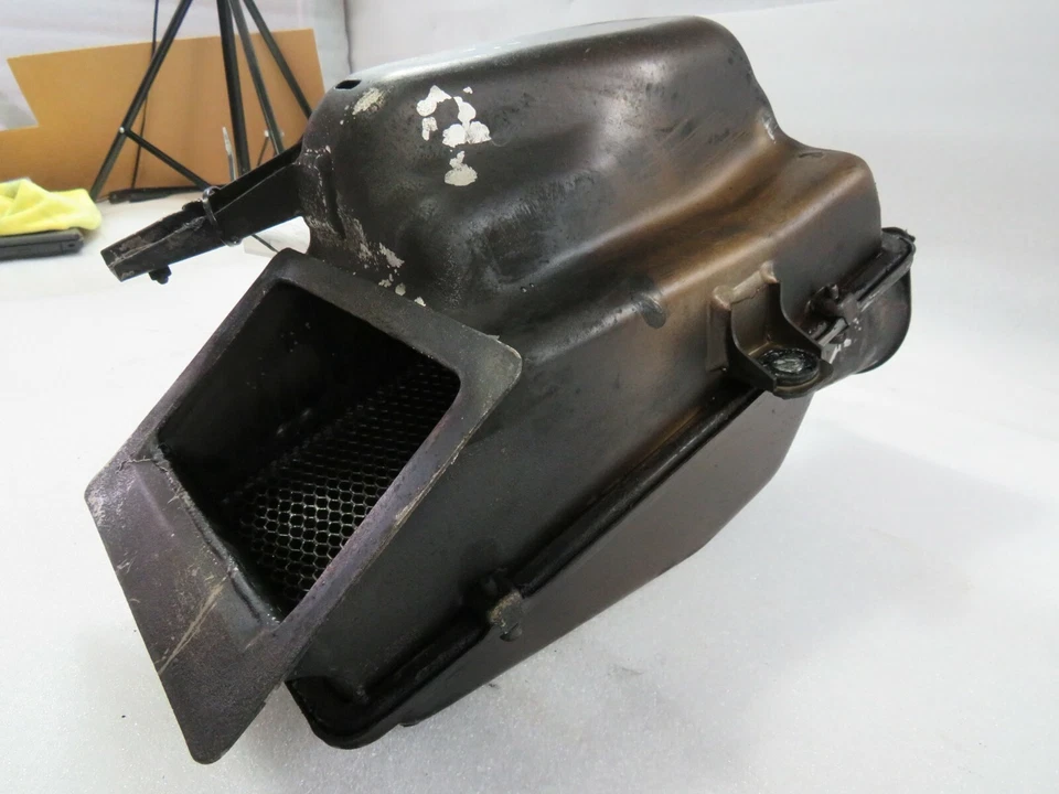 Ferrari 612 Scaglietti, diestro, derecho, filtro de aire, usado, daños por incendio, P/N 195736 Foto 3 de 4