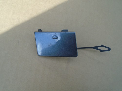 BMW E87 Stoßstange Klappe Abschleppöse vorne 7117623 BMW A22 SPARKLING GRAPHITE