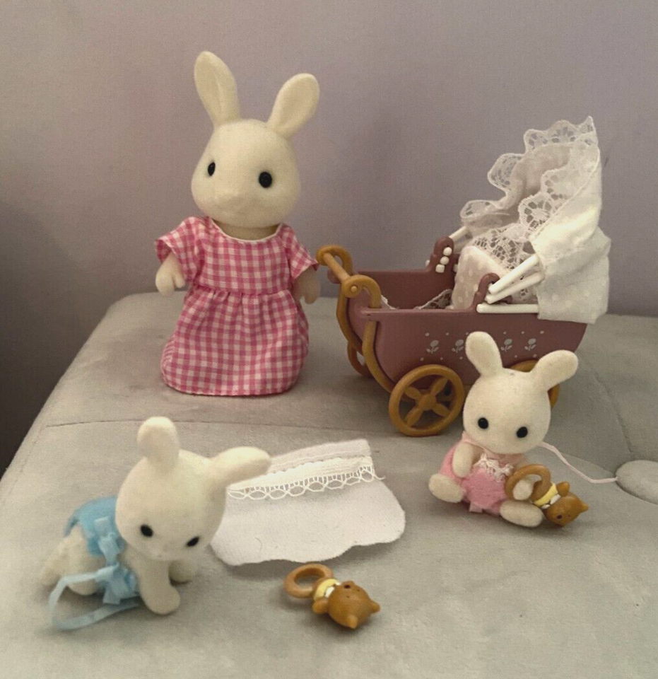 Sylvanian Families Connor & Kerri's New Pram Set with White Rabbit