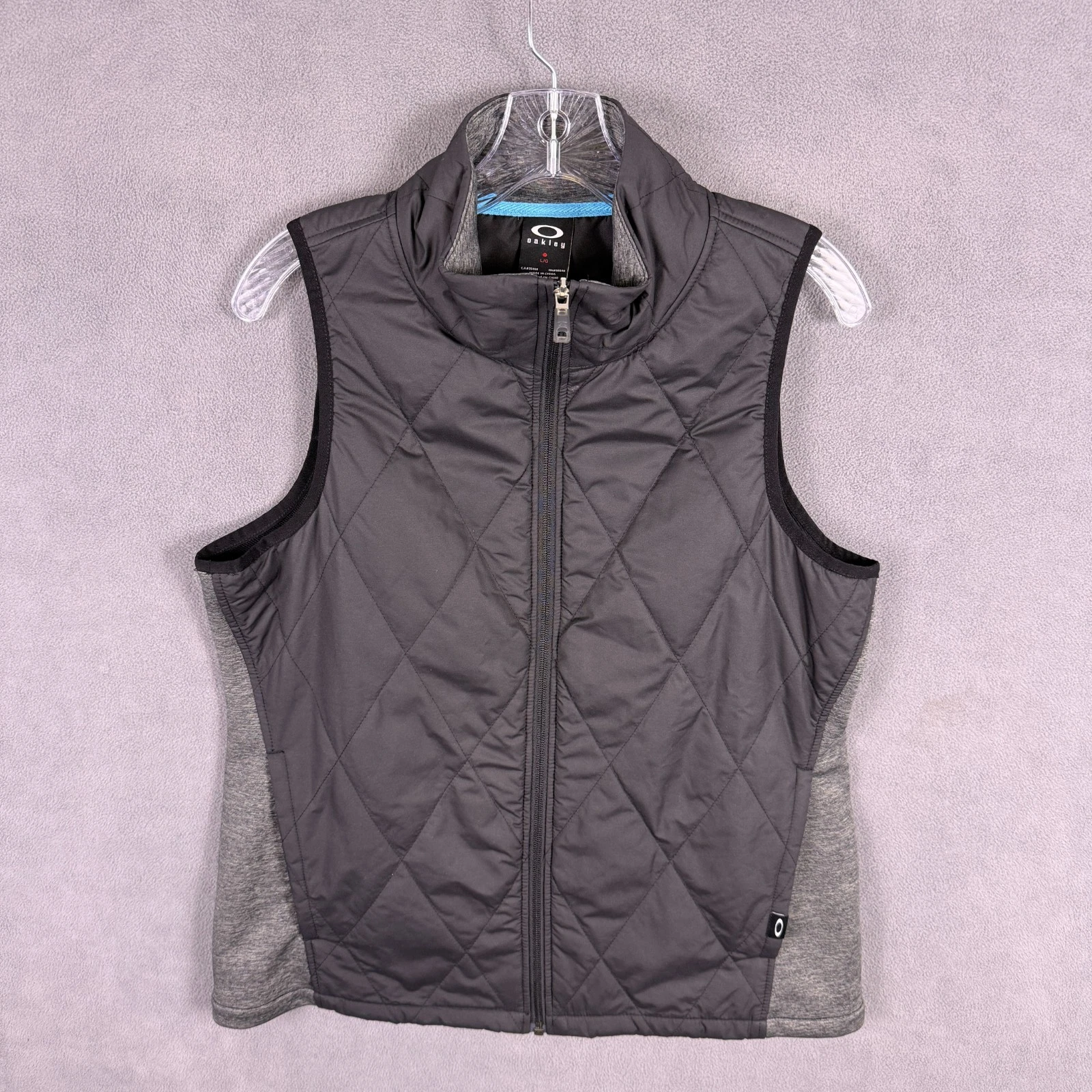 Oakley Mens Vest Large Black Gray Performance Quilted Outdoors Gorpcore EUC
