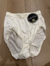 Vtg Wacoal Body Suede Panties Sz 7 NWT In Ivory
