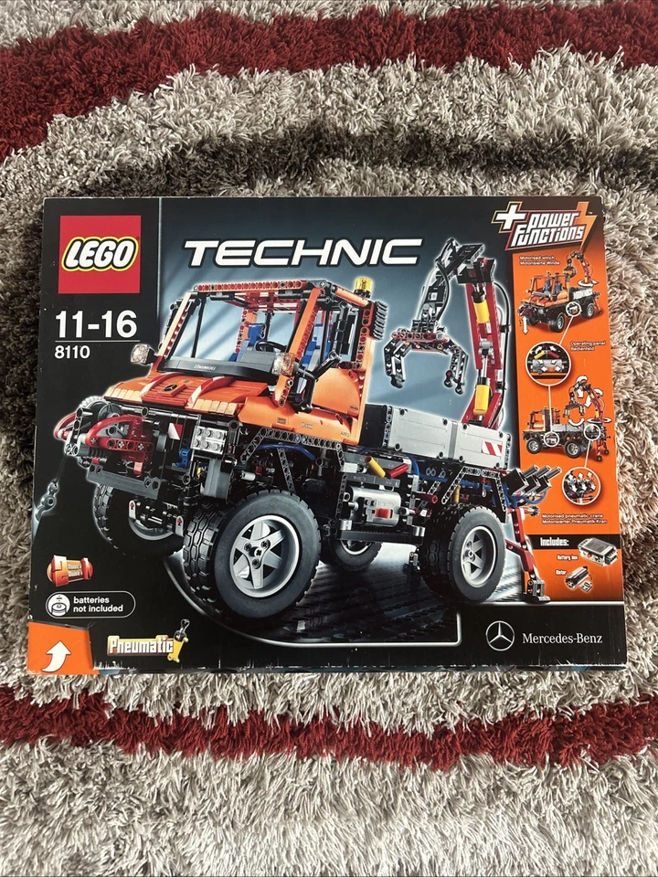 LEGO Technic 8110 Mercedes-Benz Unimog U400, foto 1 di 4