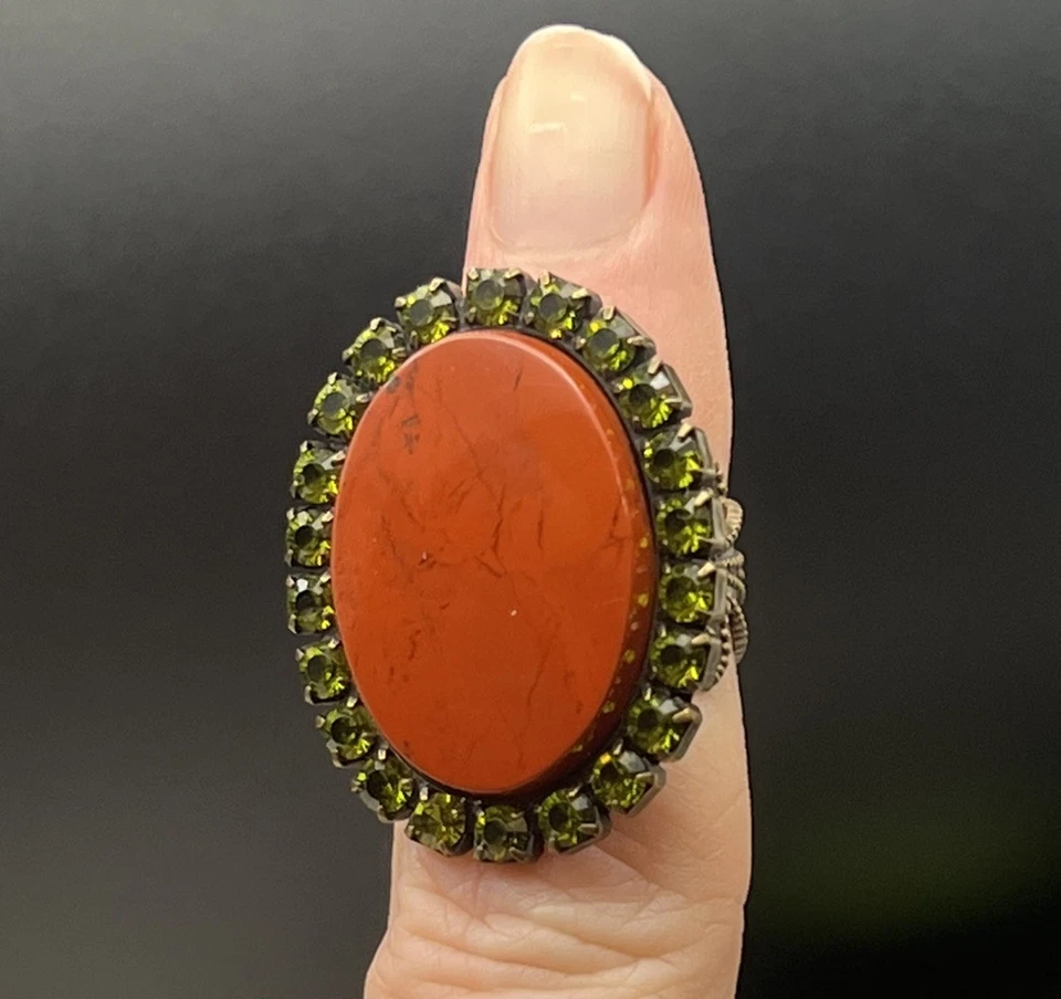 Liz Palacios красный овальный кабахон лайм зеленый кристаллы Swarovski регулируемое кольцо - Изображение 2 из 4